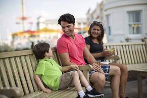 Cedar Point's Hotel Breakers