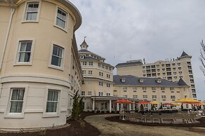 Cedar Point's Hotel Breakers