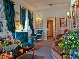 Rosemullion Hotel