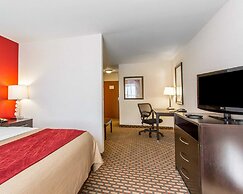 Comfort Inn & Suites Shawnee North near I-40