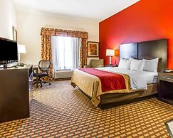 Comfort Inn & Suites Shawnee North near I-40