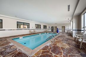 Comfort Inn & Suites Shawnee North near I-40