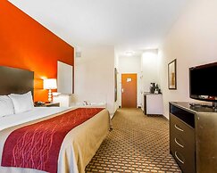 Comfort Inn & Suites Shawnee North near I-40