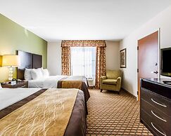 Comfort Inn & Suites Shawnee North near I-40