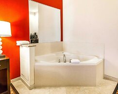 Comfort Inn & Suites Shawnee North near I-40