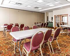 Comfort Inn & Suites Shawnee North near I-40