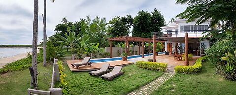 First Landing Beach Resort and Villas