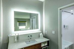 Hampton Inn & Suites Cleburne