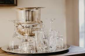 Garrison Inn Boutique Hotel