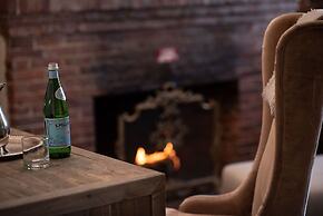 Garrison Inn Boutique Hotel
