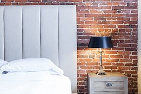 Garrison Inn Boutique Hotel