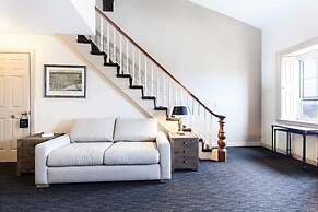 Garrison Inn Boutique Hotel