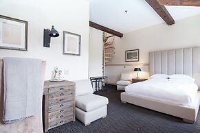 Garrison Inn Boutique Hotel