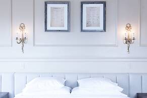 Garrison Inn Boutique Hotel