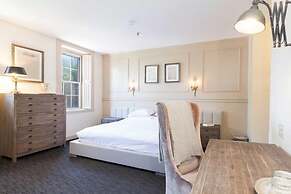 Garrison Inn Boutique Hotel