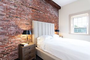 Garrison Inn Boutique Hotel