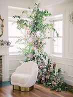 Garrison Inn Boutique Hotel