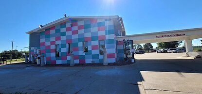 Dragonfly Inn and Suites