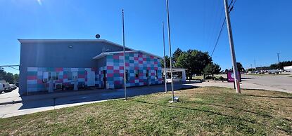 Dragonfly Inn and Suites