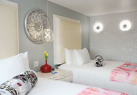 Dragonfly Inn and Suites