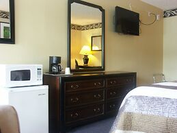 Deerwood Inn and Madison Campground