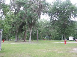 Deerwood Inn and Madison Campground