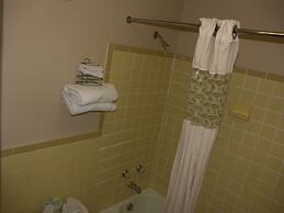 Deerwood Inn and Madison Campground