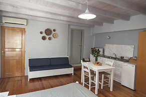 Kasteli Suites
