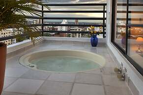 Travelers Apartamentos & Suites Castellón de Juanambú