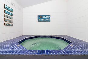 Gables Lakefront Motel