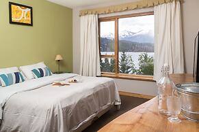 Peninsula Petit Hotel