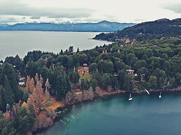 Peninsula Petit Hotel