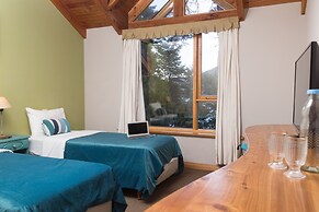 Peninsula Petit Hotel