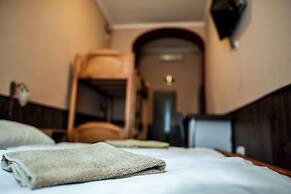 Corvin Point Rooms and Apartments