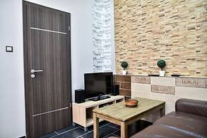 Corvin Point Rooms and Apartments