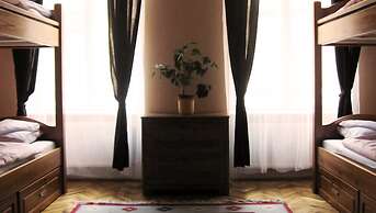 Corvin Point Rooms and Apartments