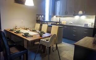 Corvin Point Rooms and Apartments