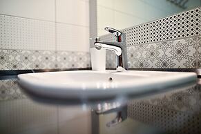 Corvin Point Rooms and Apartments