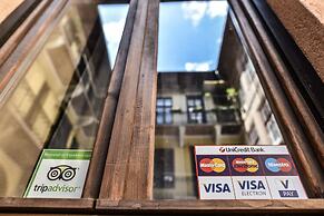 Corvin Point Rooms and Apartments