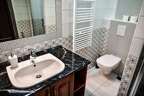 Corvin Point Rooms and Apartments