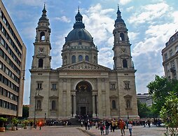Corvin Point Rooms and Apartments