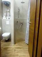 Corvin Point Rooms and Apartments