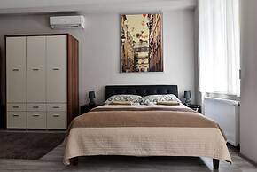 Corvin Point Rooms and Apartments