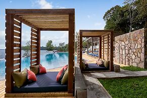 Independence Hotel by Dara