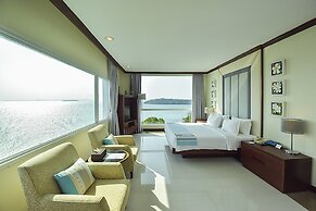 Independence Hotel by Dara