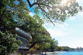 Independence Hotel by Dara