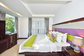 Independence Hotel by Dara