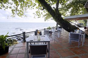 Independence Hotel by Dara