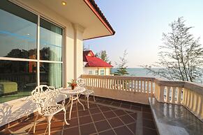 Independence Hotel by Dara