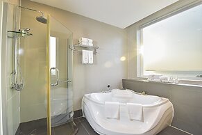 Independence Hotel by Dara